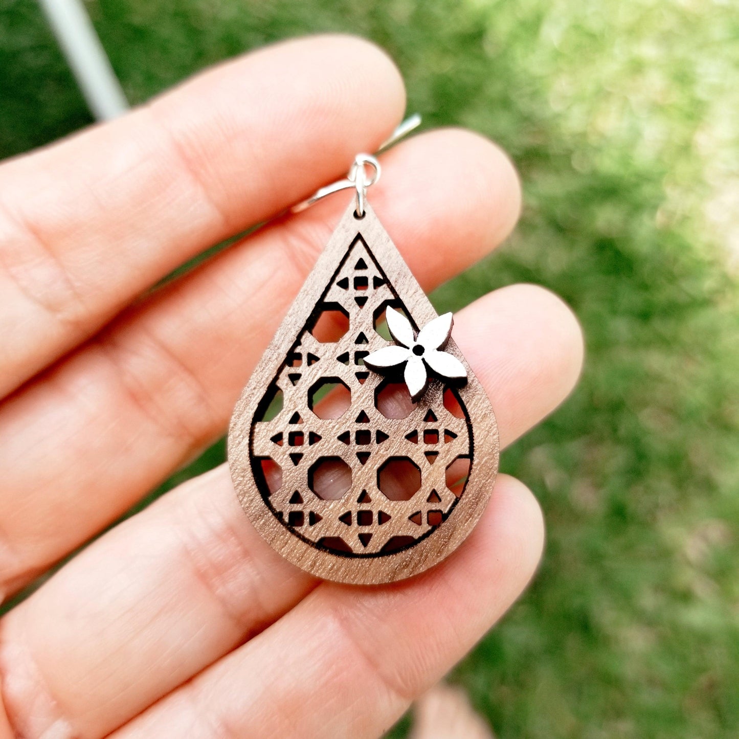 Walnut Cane Drops - Solshine and Co